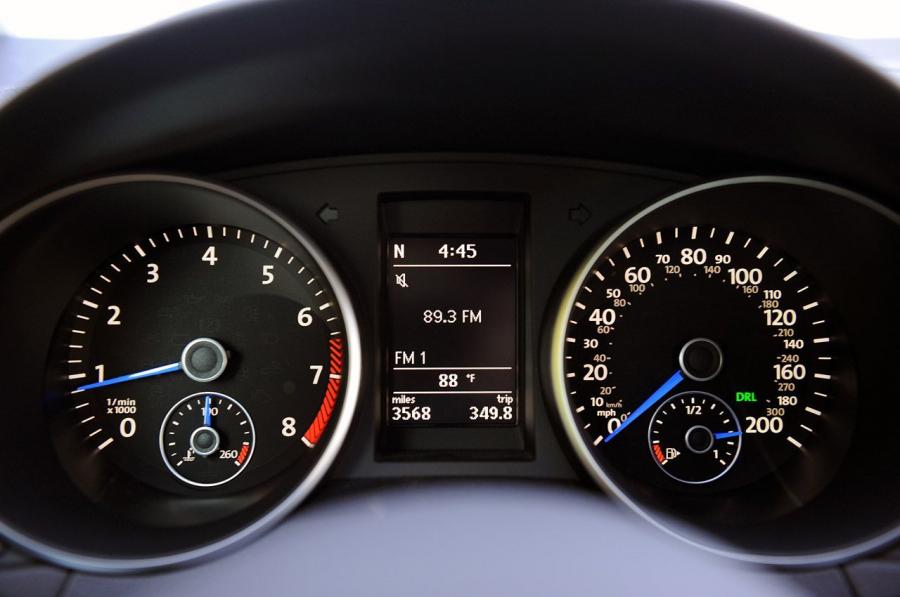  Volkswagen Golf R 2012 года  (фото 23 из 106)